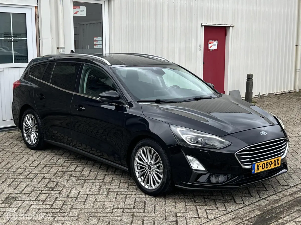 1.0 EcoBoost Titanium Buss. Volle uitvoerin