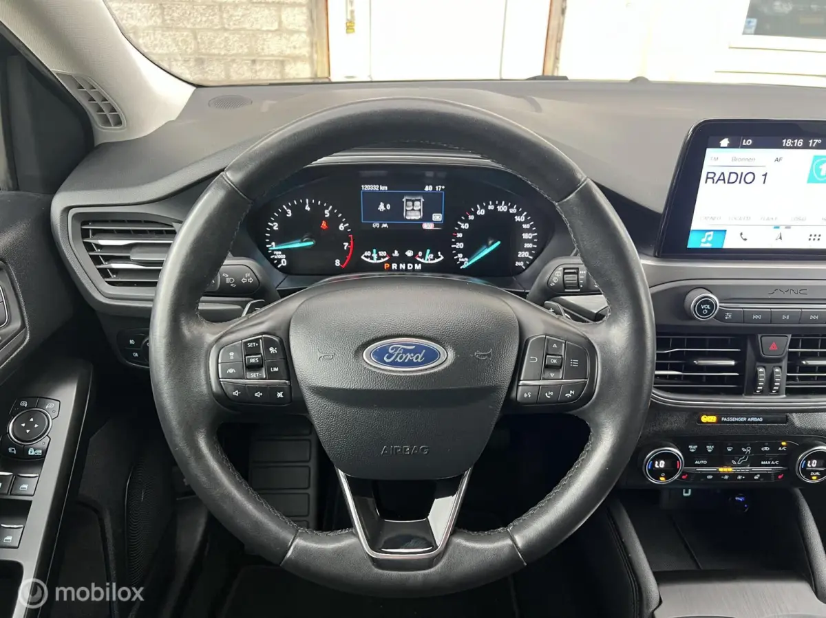 1.0 EcoBoost Titanium Buss. Volle uitvoerin