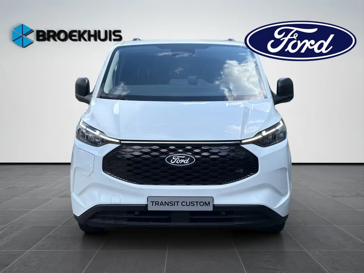 Transit E-Custom Trend 136pk L1 RWD | Nieuw | Ford Protect 2 + 3 garantie | 2.300 kg Trekgewicht | Elektrisch |