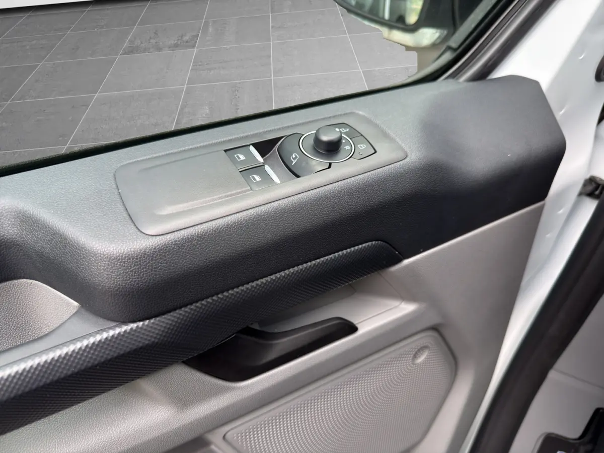 Transit E-Custom Trend 136pk L1 RWD | Nieuw | Ford Protect 2 + 3 garantie | 2.300 kg Trekgewicht | Elektrisch |