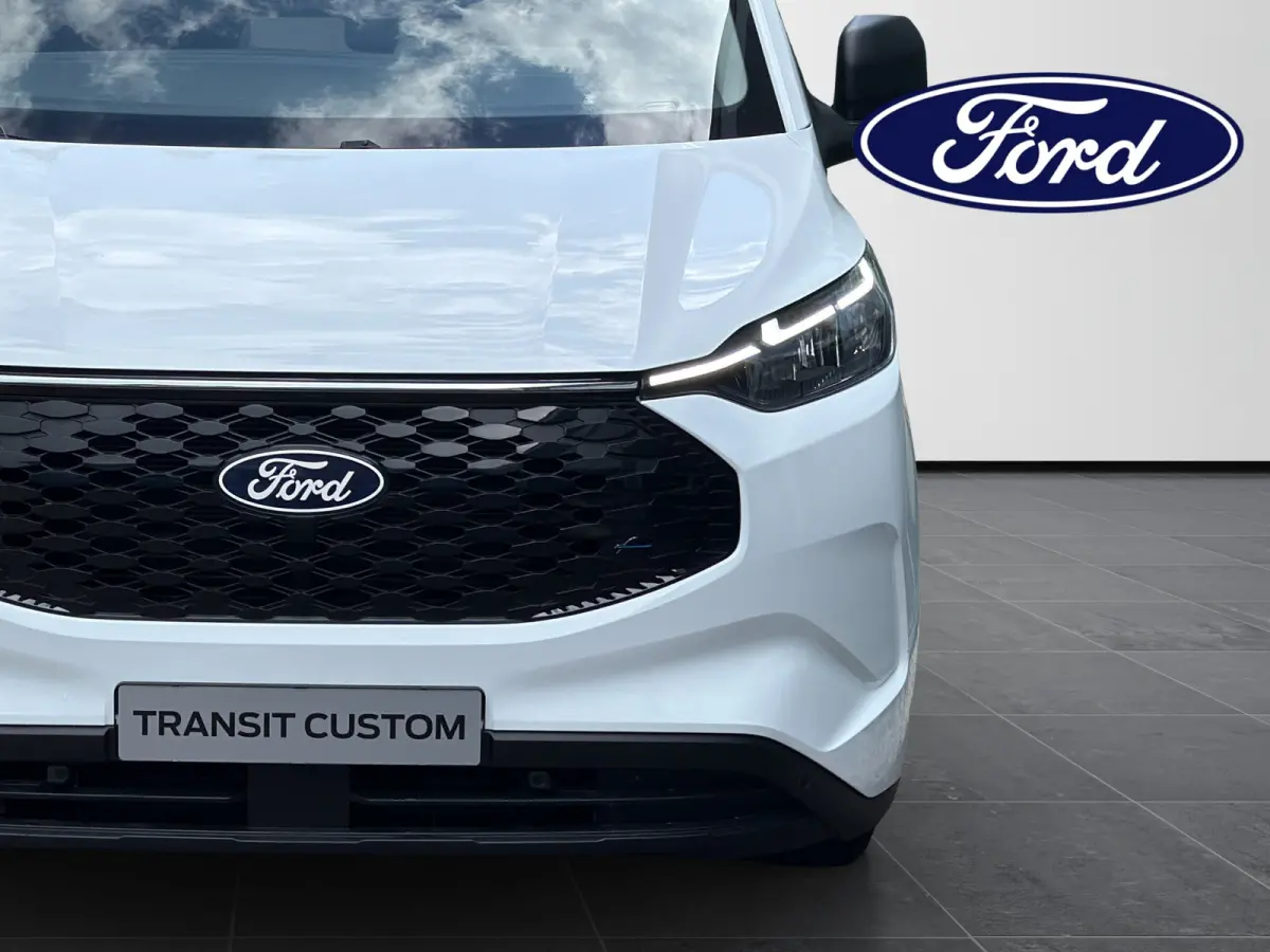 Transit E-Custom Trend 136pk L1 RWD | Nieuw | Ford Protect 2 + 3 garantie | 2.300 kg Trekgewicht | Elektrisch |