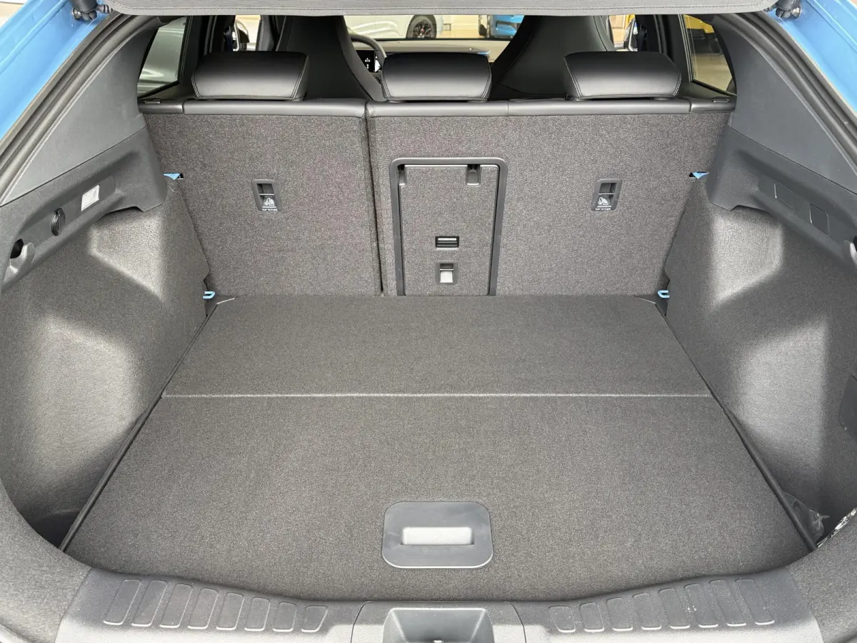 Collection Extended Range RWD 79 kWh | Unieke uitvoering! | Sportieve BODYKIT | €1500 Ford Voordeel | Adaptieve Cruise Control | Head-up display | Stoel/stuurverwarming | B&O Audio | Elek.