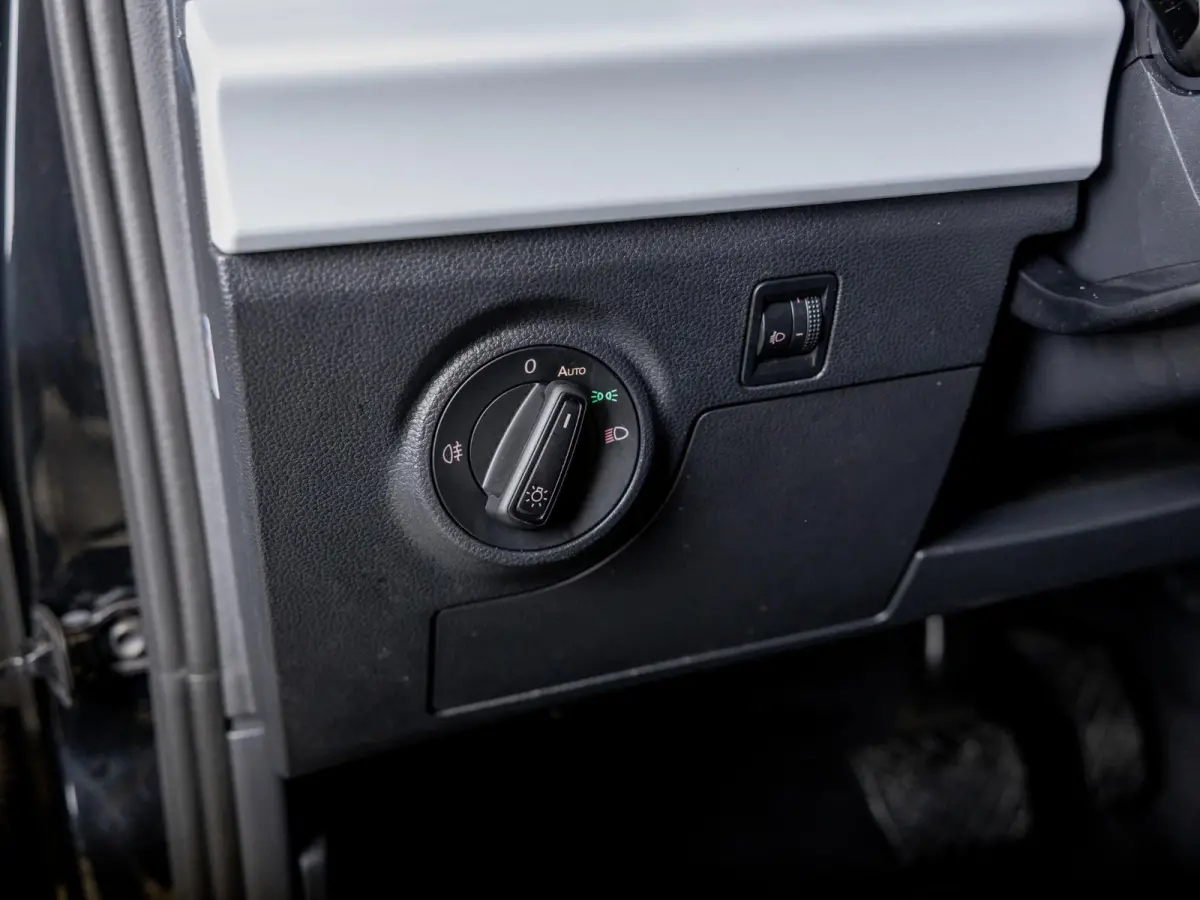 1.0 EcoTSI Style Business Connect / 116pk / Stoelverwarming / Automatische klimaatregeling /