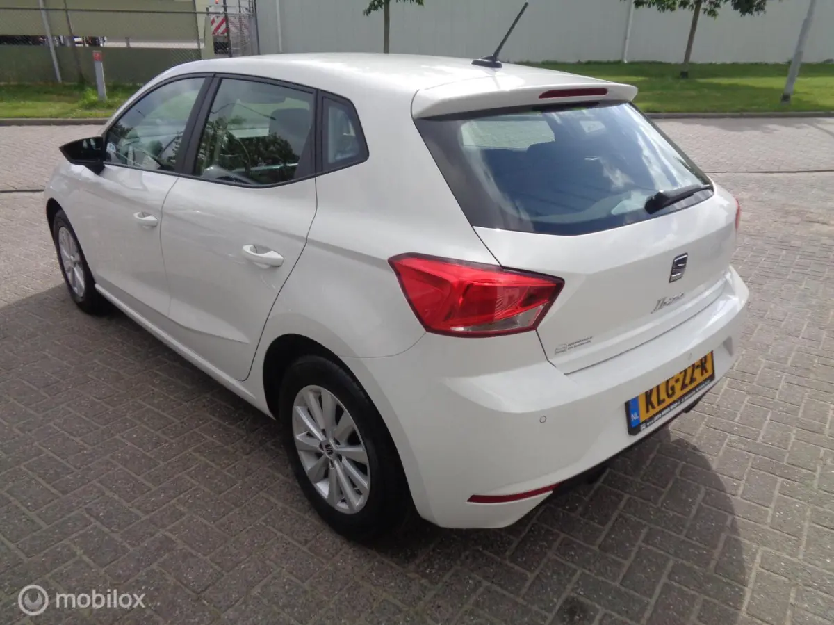 1.0 MPI Style/Airco/PDC/Lm velgen/1st eig/LED/Slechts 52000km/Heel zuinig in verbruik!