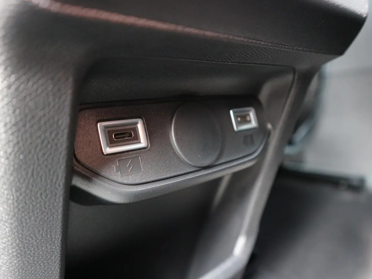 1.2 Hybrid 145 GT / 360 Camera / Navigatie / Elektrische Klep