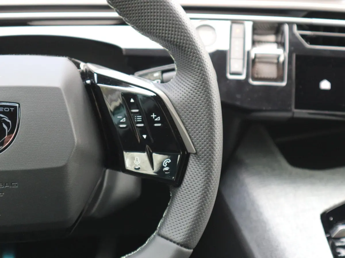 1.2 Hybrid 145 GT / 360 Camera / Navigatie / Elektrische Klep