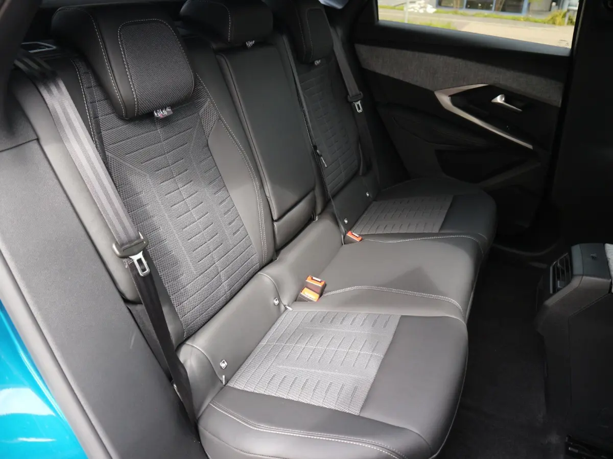 1.2 Hybrid 145 GT / 360 Camera / Navigatie / Elektrische Klep