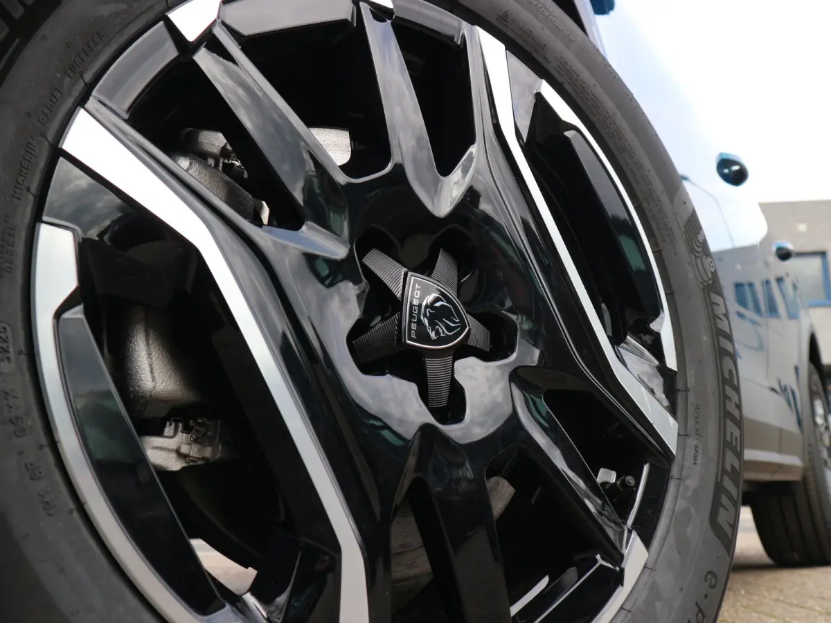 1.2 Hybrid 145 GT / 360 Camera / Navigatie / Elektrische Klep