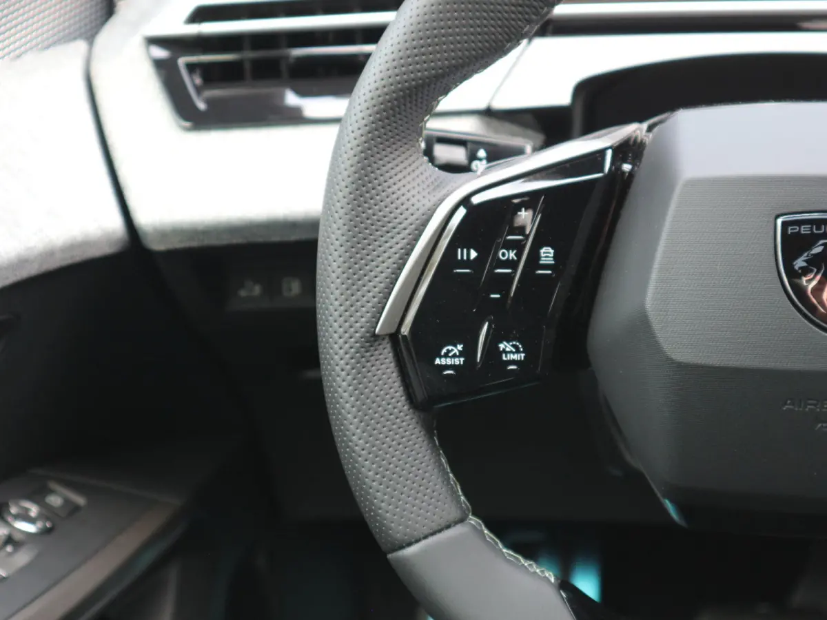 1.2 Hybrid 145 GT / 360 Camera / Navigatie / Elektrische Klep