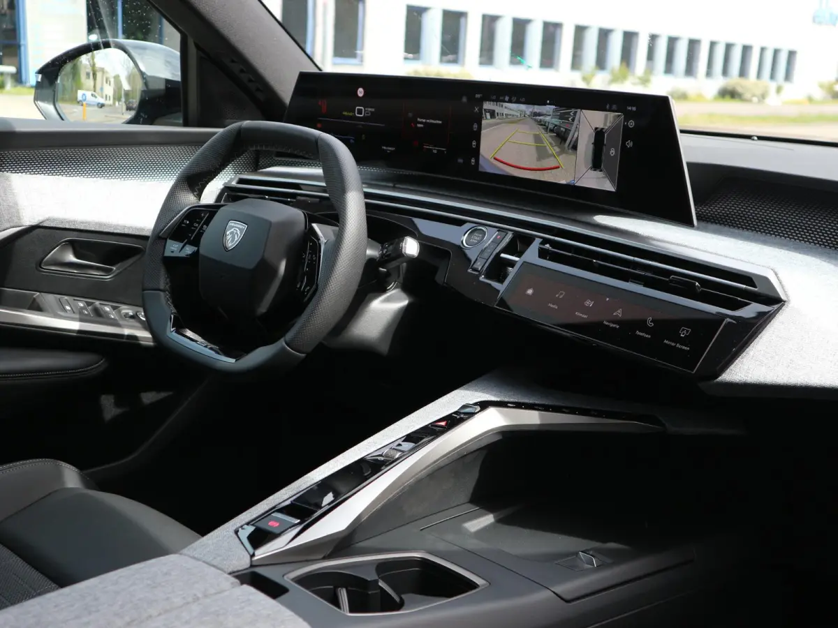 1.2 Hybrid 145 GT / 360 Camera / Navigatie / Elektrische Klep