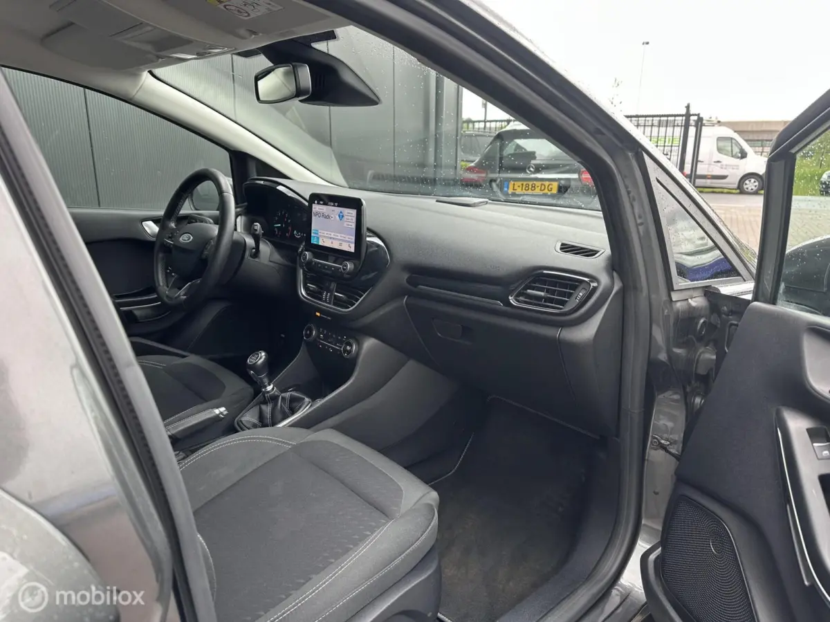 1.0 EcoBoost Titanium I Trekhaak I Stoelverwarming