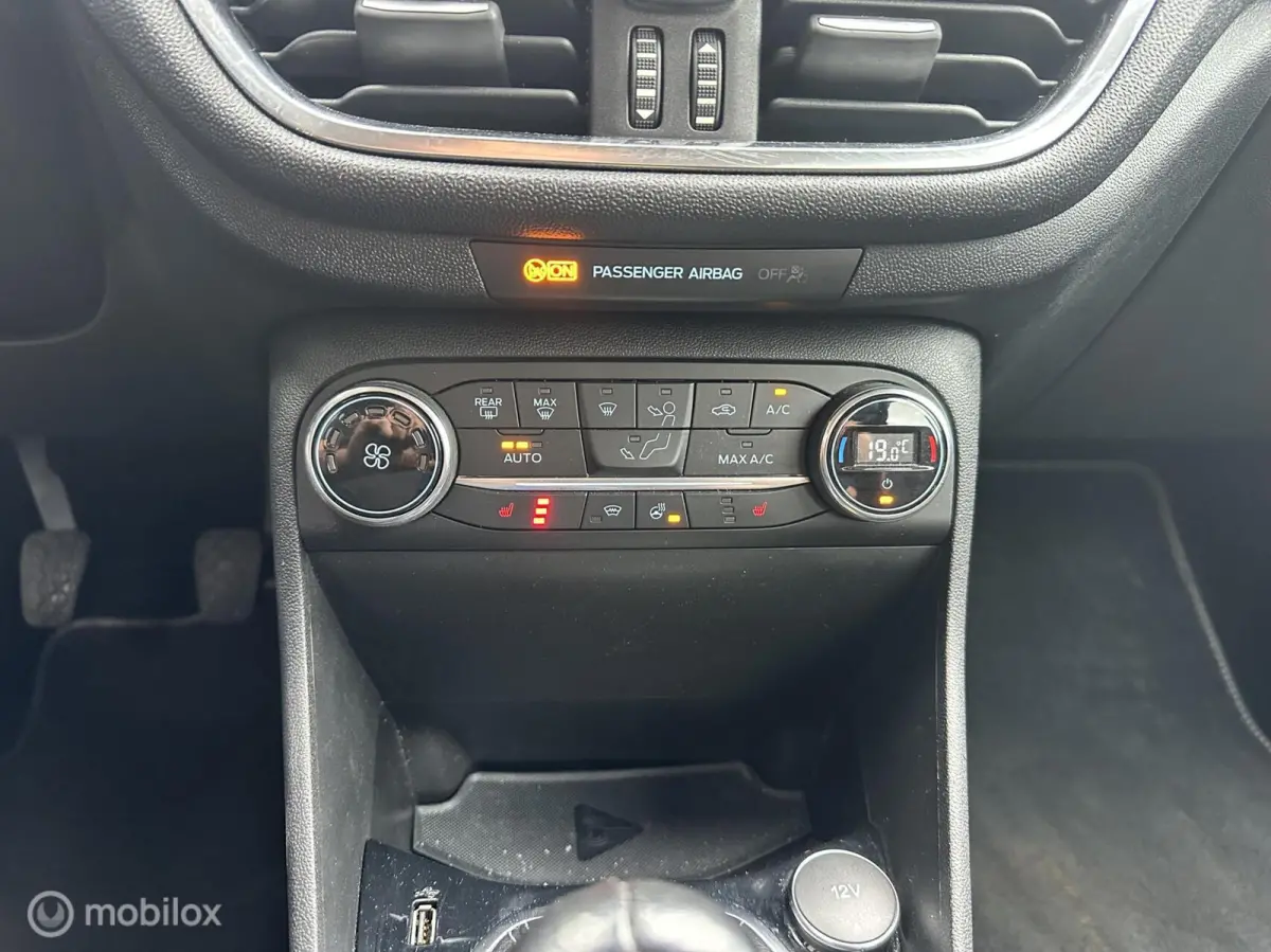 1.0 EcoBoost Titanium I Trekhaak I Stoelverwarming