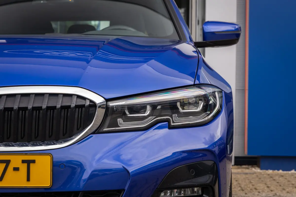 330e Business Edition Plus | M-pakket | Cruise adaptief | Laser LED | Stoel+stuur verwarming | Camera | Winterset | Elektrisch bedienbare achterklep | Apple Carplay/Android Auto | Achteruitr