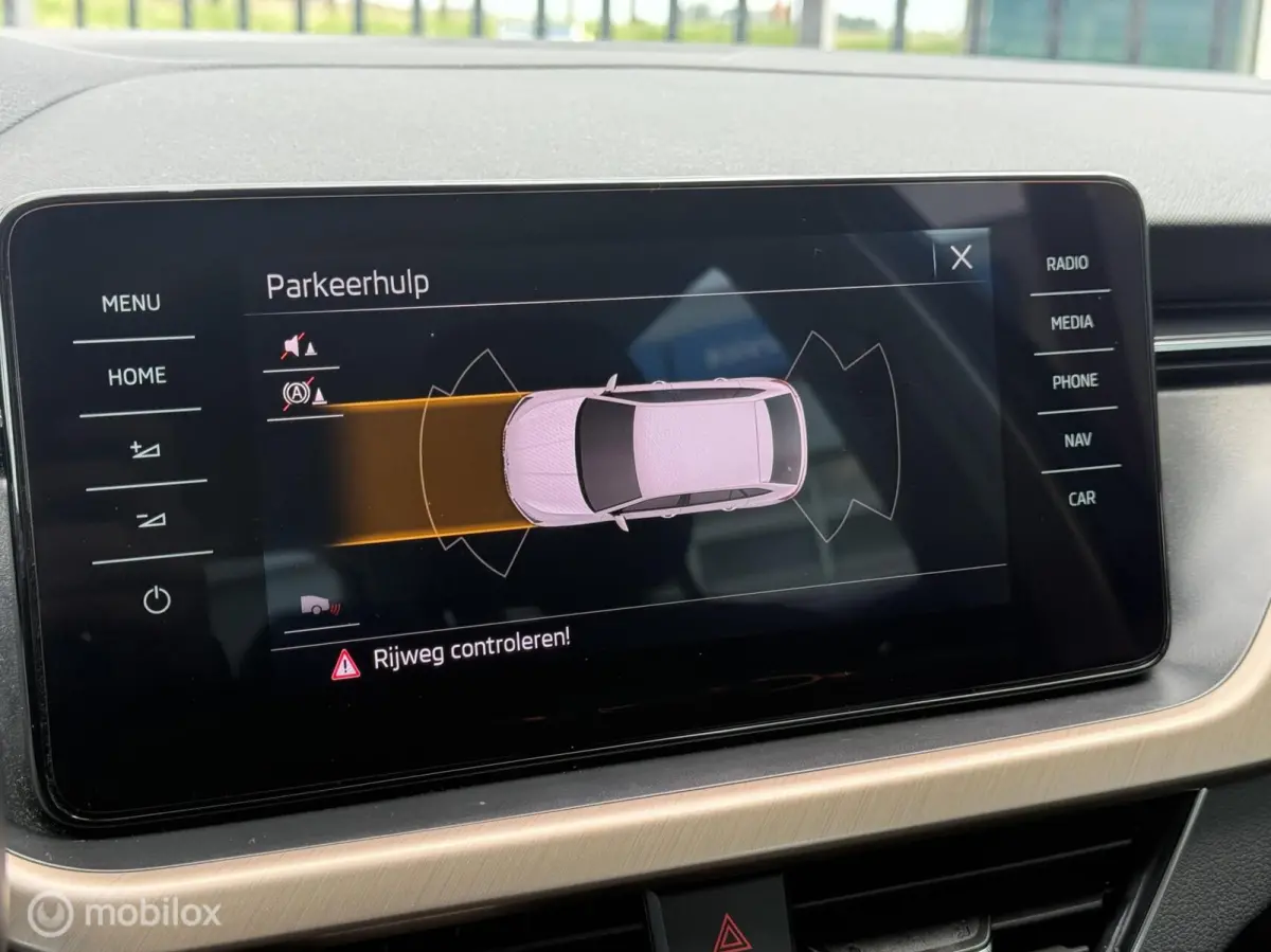 1.0 TSI Business Edition | Keyless | Virtual