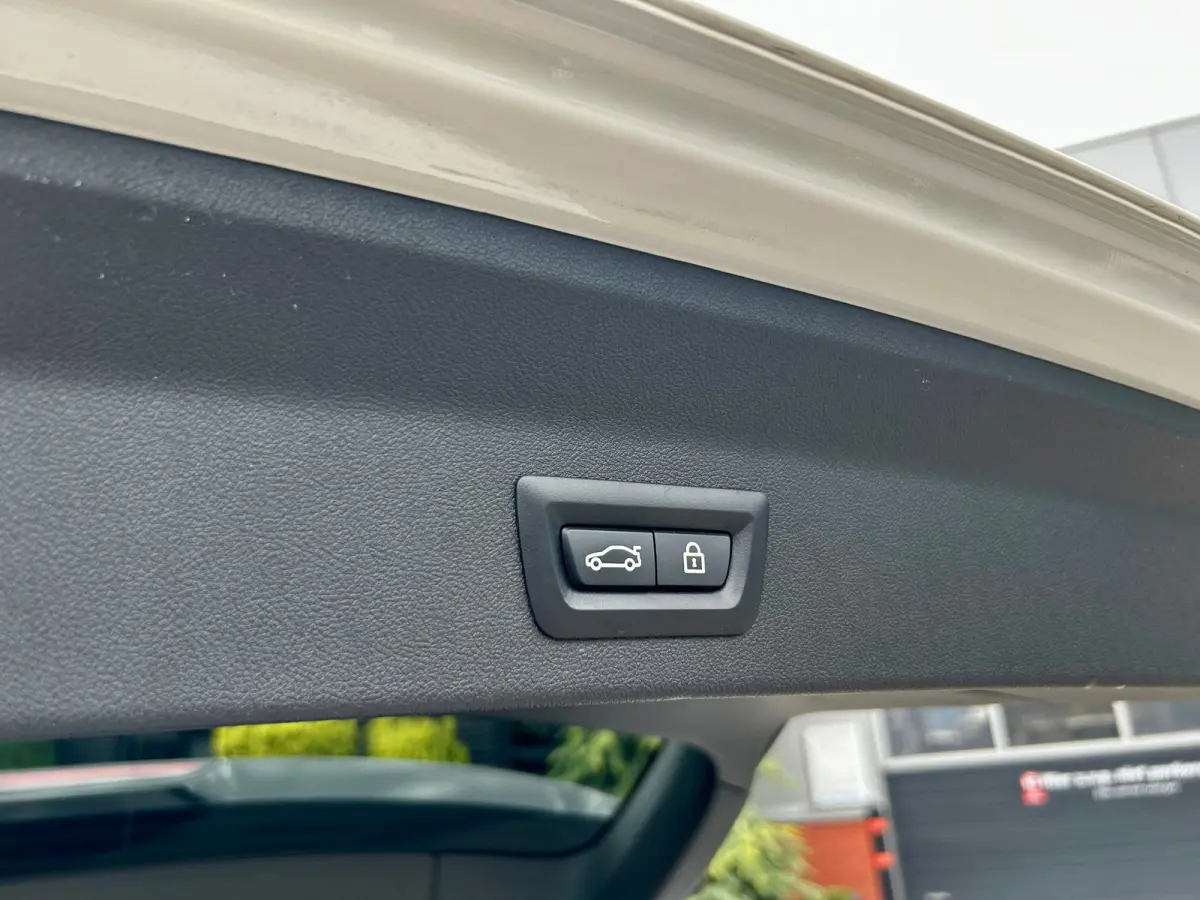 XDrive30e M-sport