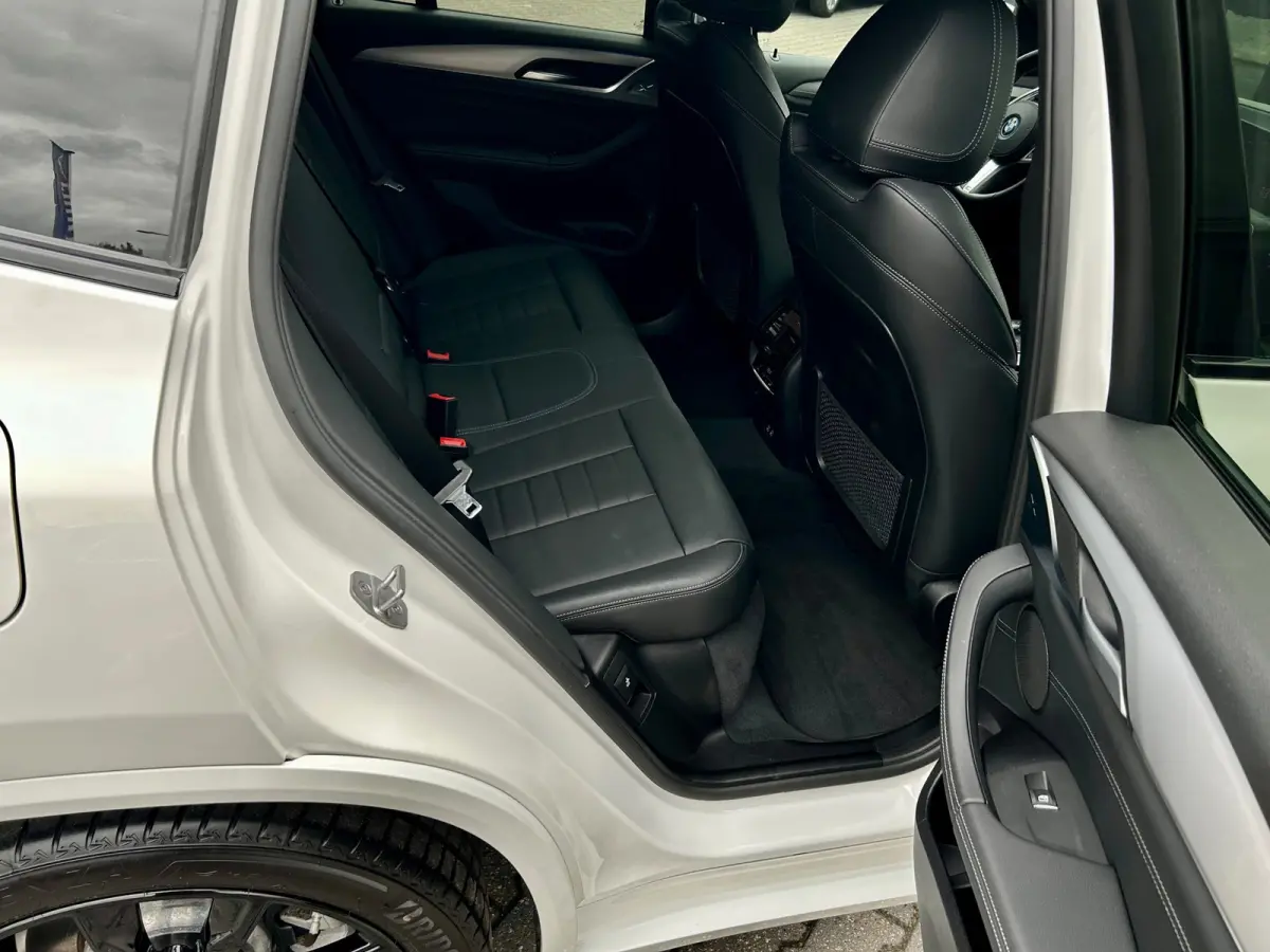 XDrive30e M-sport