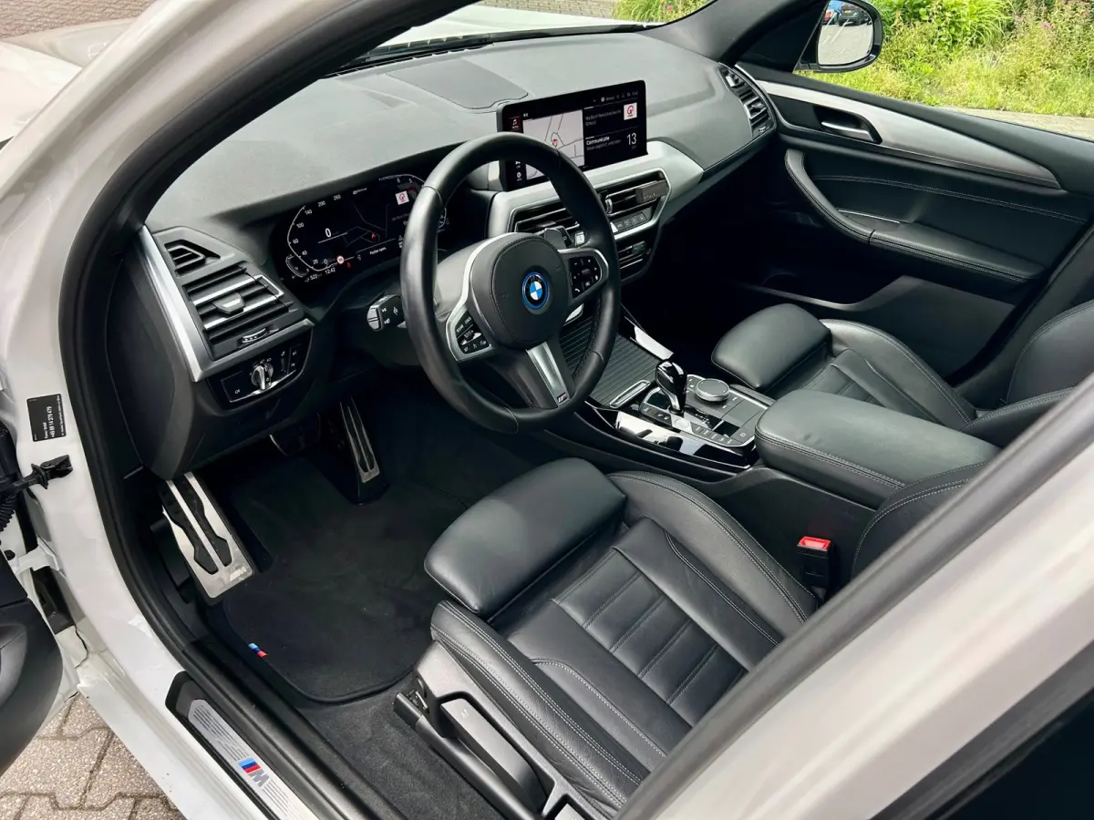 XDrive30e M-sport