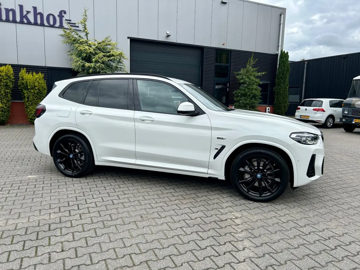 XDrive30e M-sport