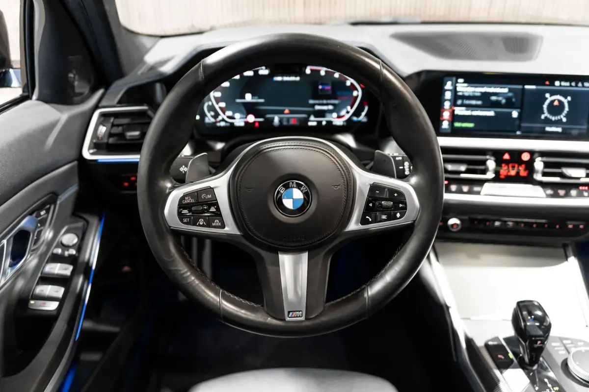 M340d xDrive High Executive PANO LEDER CAMERA