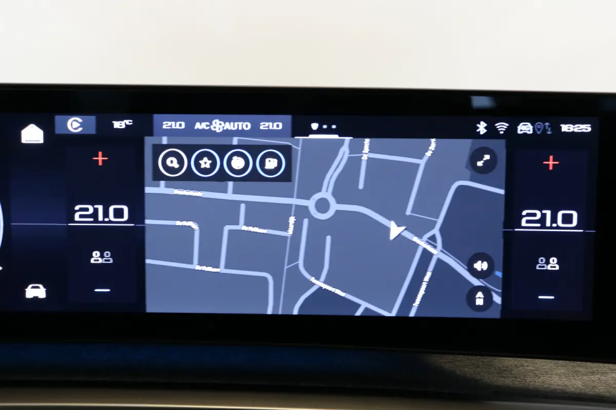 1.6 plug-in Hybrid 195 Allure | Navi | Cruise | LED | 19'' | Keyless | Camera | PDC V+A | Apple Carplay/Android |