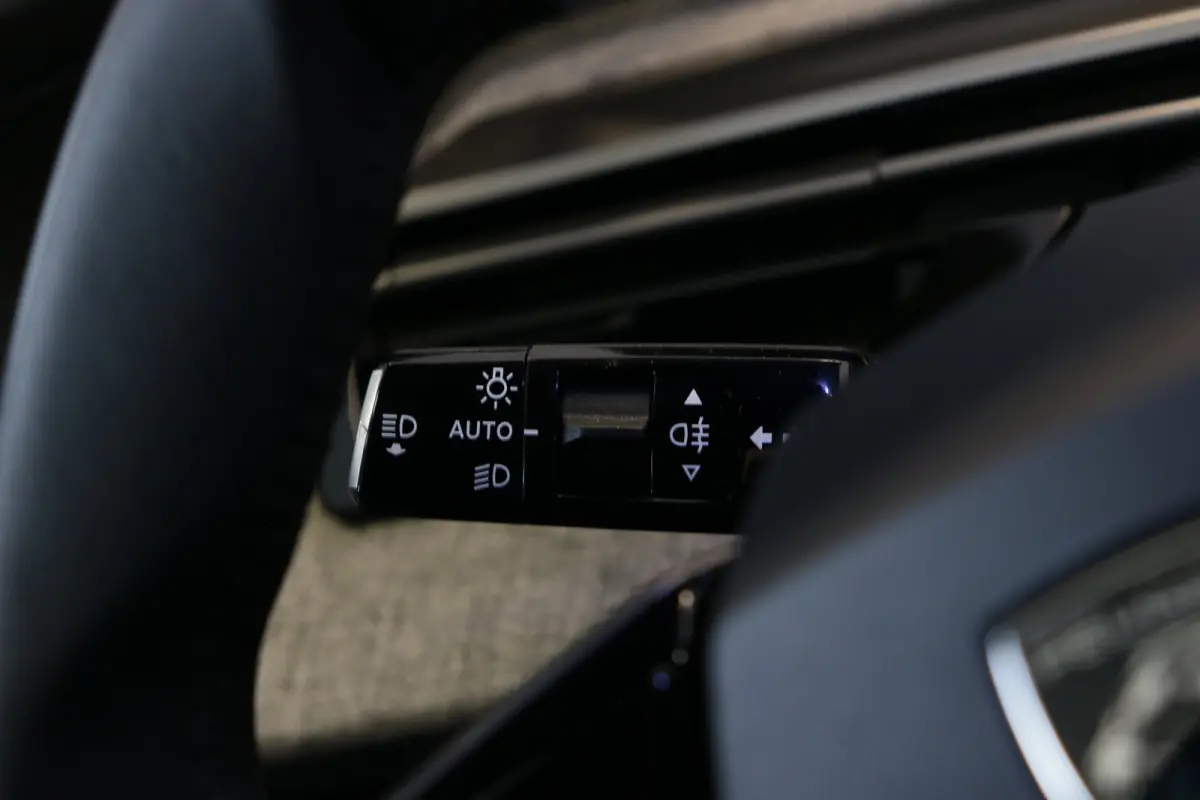 1.6 plug-in Hybrid 195 Allure | Navi | Cruise | LED | 19'' | Keyless | Camera | PDC V+A | Apple Carplay/Android |