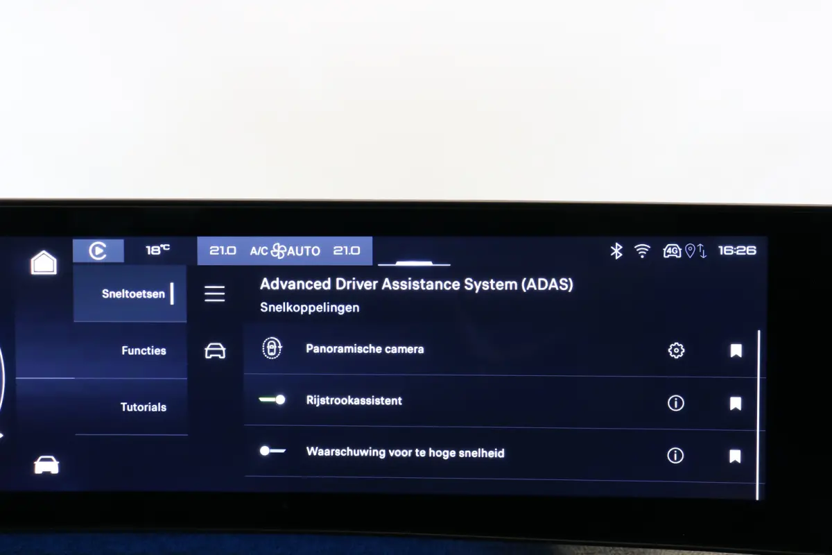 1.6 plug-in Hybrid 195 Allure | Navi | Cruise | LED | 19'' | Keyless | Camera | PDC V+A | Apple Carplay/Android |