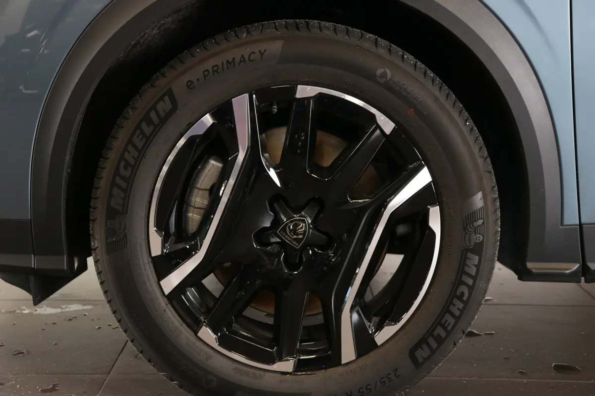 1.6 plug-in Hybrid 195 Allure | Navi | Cruise | LED | 19'' | Keyless | Camera | PDC V+A | Apple Carplay/Android |