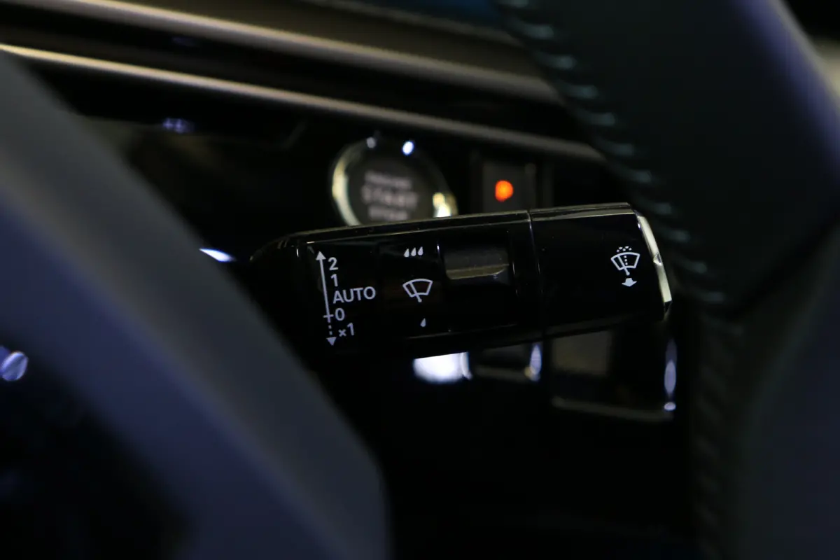 1.6 plug-in Hybrid 195 Allure | Navi | Cruise | LED | 19'' | Keyless | Camera | PDC V+A | Apple Carplay/Android |