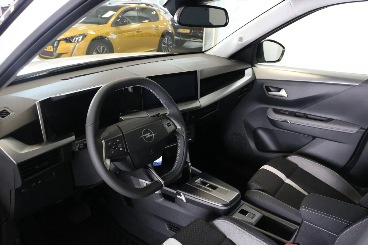 1.2 Turbo Hybrid GS 7p. | Navi | Winter en Technologie pakket | Camera | DAB | PDC V+A | Cruise control | Apple Carplay/Android |