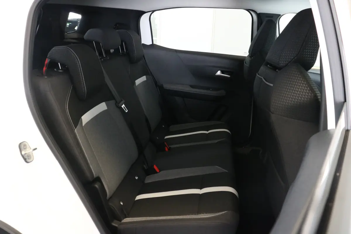 1.2 Turbo Hybrid GS 7p. | Navi | Winter en Technologie pakket | Camera | DAB | PDC V+A | Cruise control | Apple Carplay/Android |