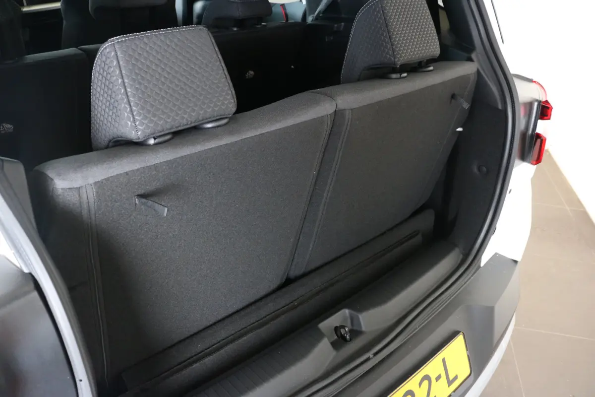 1.2 Turbo Hybrid GS 7p. | Navi | Winter en Technologie pakket | Camera | DAB | PDC V+A | Cruise control | Apple Carplay/Android |