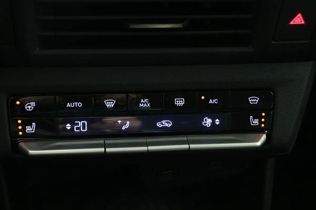 1.2 Turbo Hybrid GS 7p. | Navi | Winter en Technologie pakket | Camera | DAB | PDC V+A | Cruise control | Apple Carplay/Android |