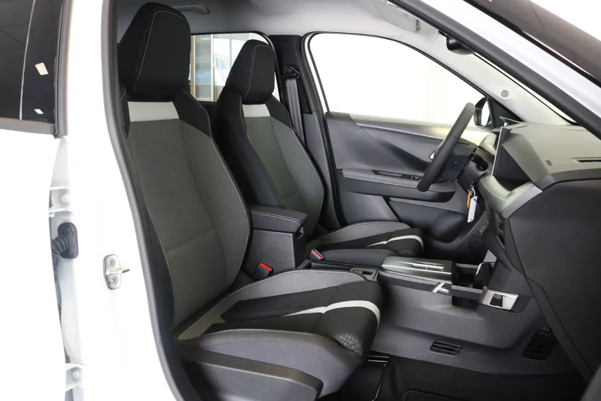 1.2 Turbo Hybrid GS 7p. | Navi | Winter en Technologie pakket | Camera | DAB | PDC V+A | Cruise control | Apple Carplay/Android |