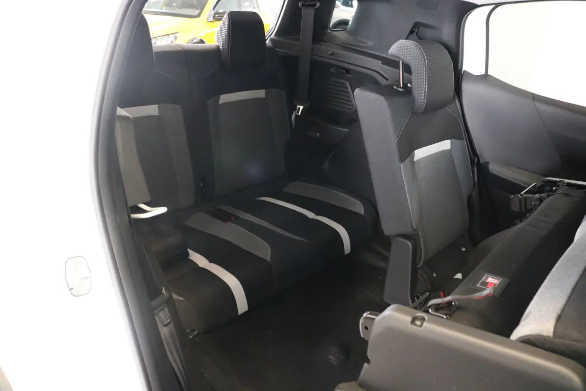 1.2 Turbo Hybrid GS 7p. | Navi | Winter en Technologie pakket | Camera | DAB | PDC V+A | Cruise control | Apple Carplay/Android |