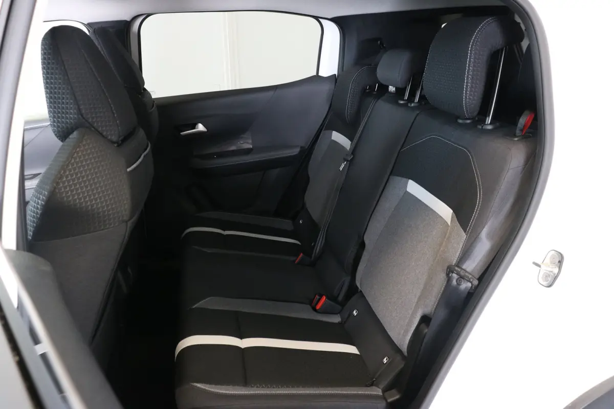 1.2 Turbo Hybrid GS 7p. | Navi | Winter en Technologie pakket | Camera | DAB | PDC V+A | Cruise control | Apple Carplay/Android |
