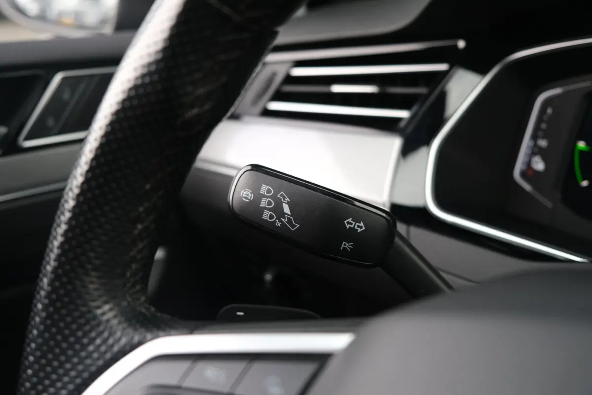 1.4 TSI PHEV GTE 218PK Pano Volleder Cam Trekhaak Virtual Led