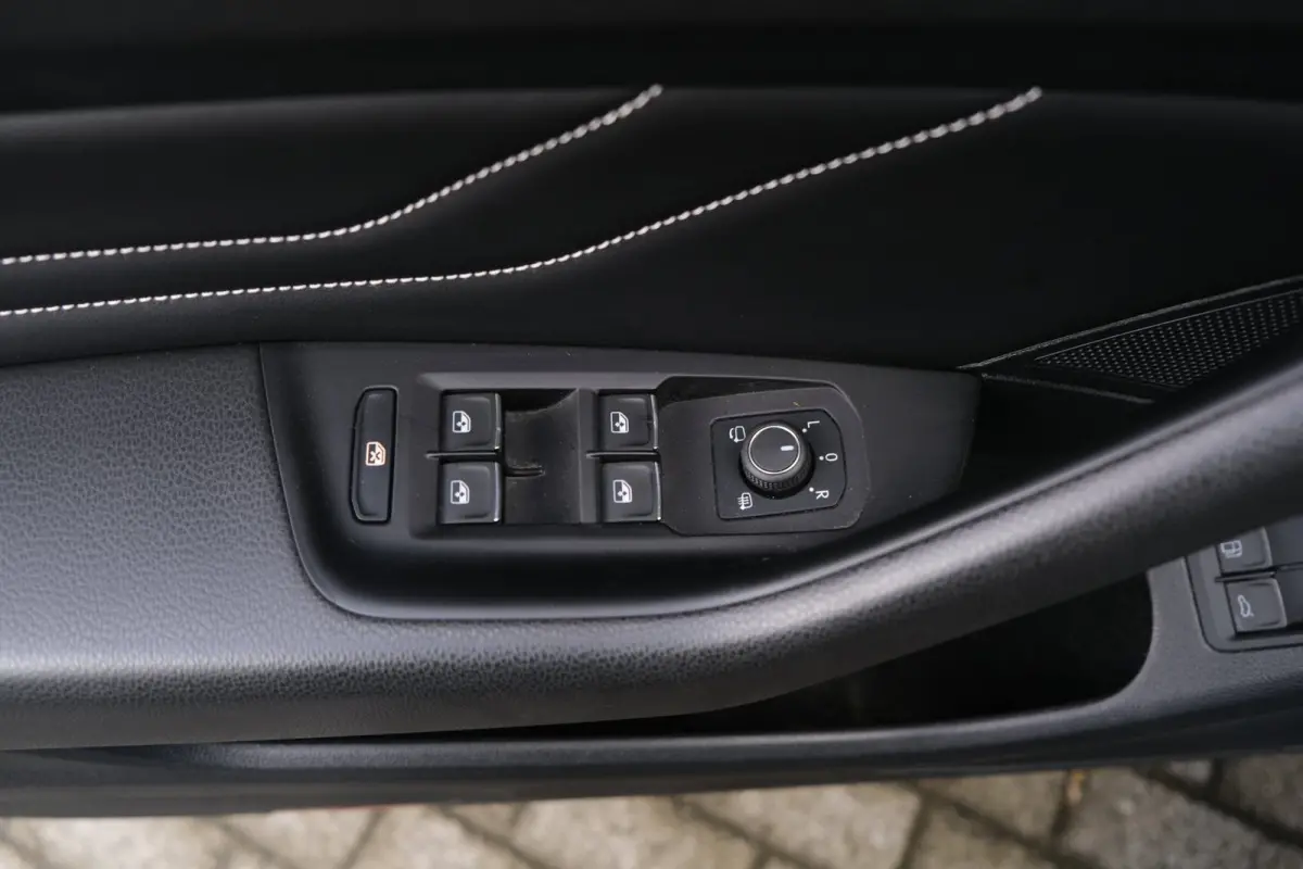 1.4 TSI PHEV GTE 218PK Pano Volleder Cam Trekhaak Virtual Led