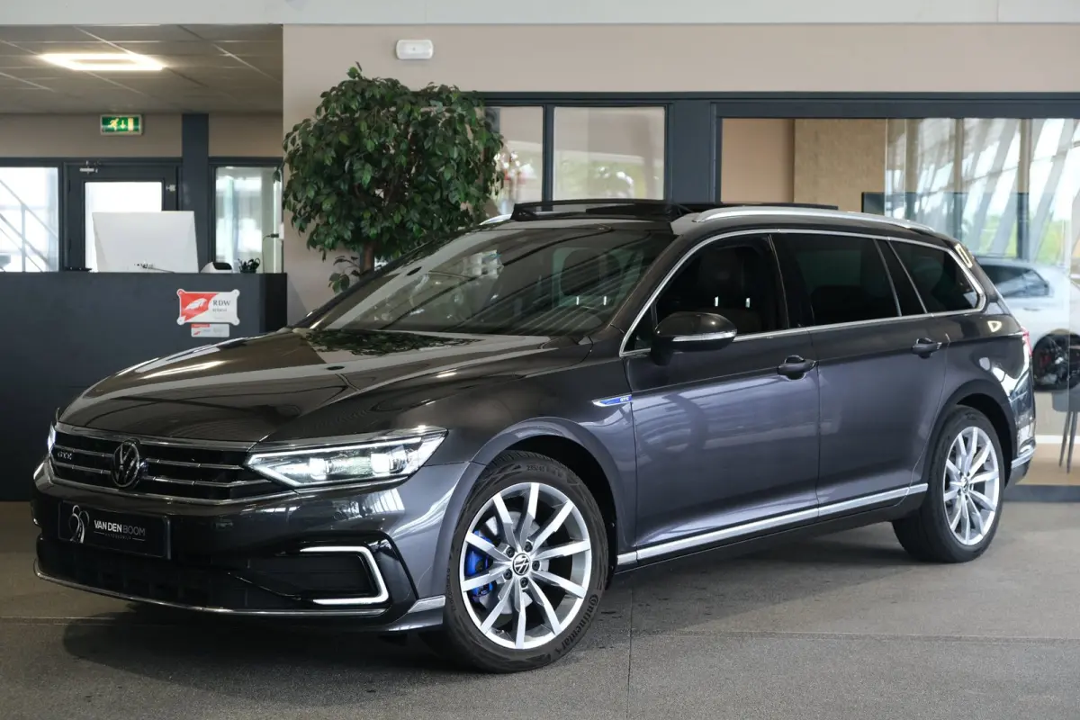 1.4 TSI PHEV GTE 218PK Pano Volleder Cam Trekhaak Virtual Led