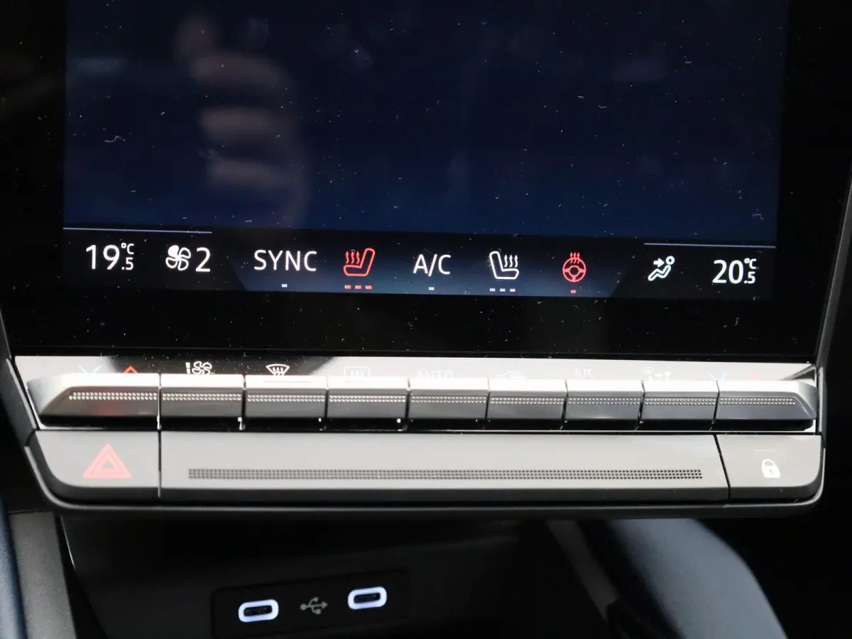 GT 89kWh Pack Driving | Devialet® XtremeSound audiosysteem | Alpine Telemetrics Expert | Remklauwen in Rouge Racing | Drie-fase AC-lader 22 kW