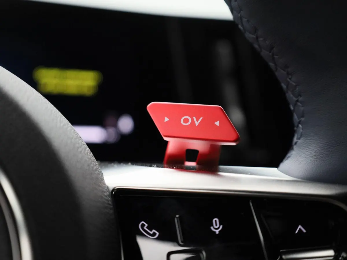 GT 89kWh Pack Driving | Devialet® XtremeSound audiosysteem | Alpine Telemetrics Expert | Remklauwen in Rouge Racing | Drie-fase AC-lader 22 kW