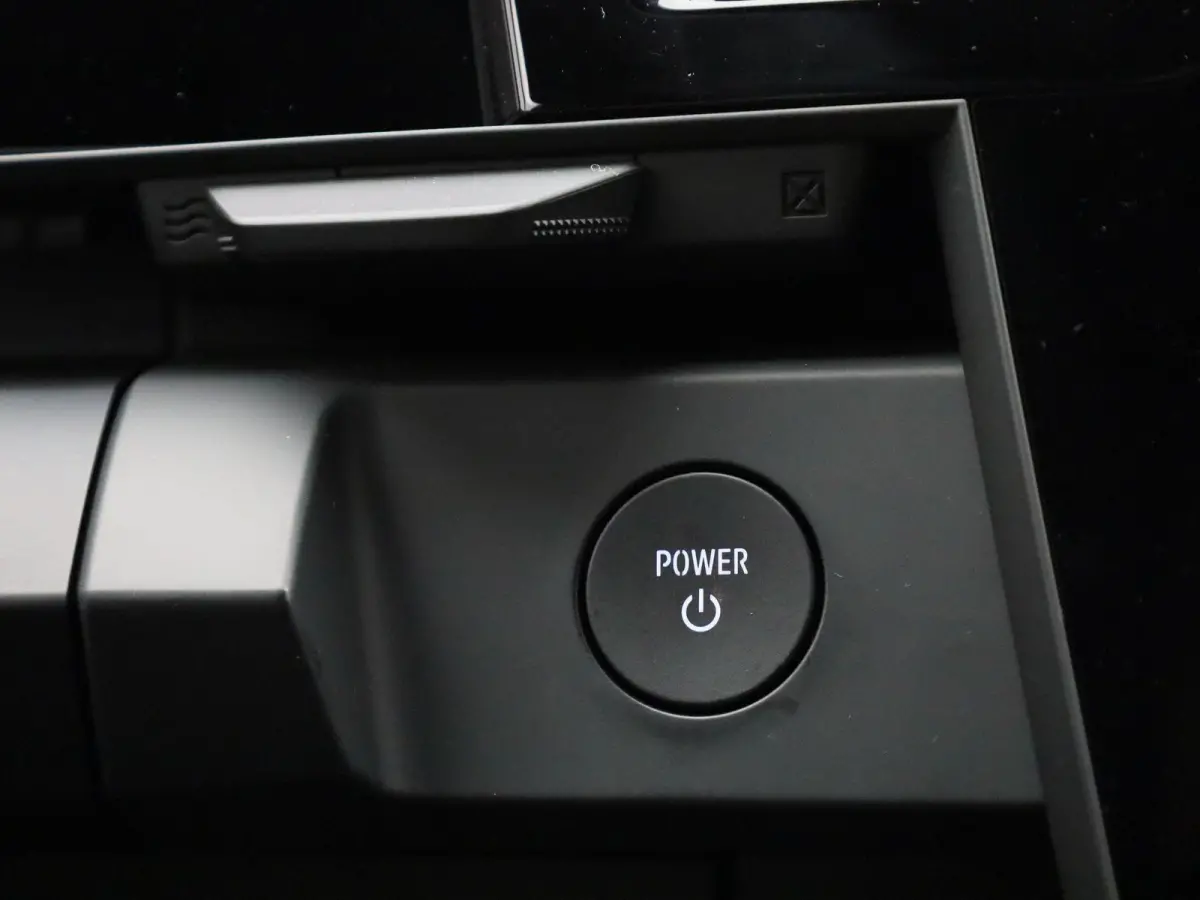 GT 89kWh Pack Driving | Devialet® XtremeSound audiosysteem | Alpine Telemetrics Expert | Remklauwen in Rouge Racing | Drie-fase AC-lader 22 kW