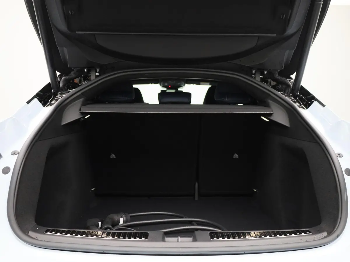 GT 89kWh Pack Driving | Devialet® XtremeSound audiosysteem | Alpine Telemetrics Expert | Remklauwen in Rouge Racing | Drie-fase AC-lader 22 kW