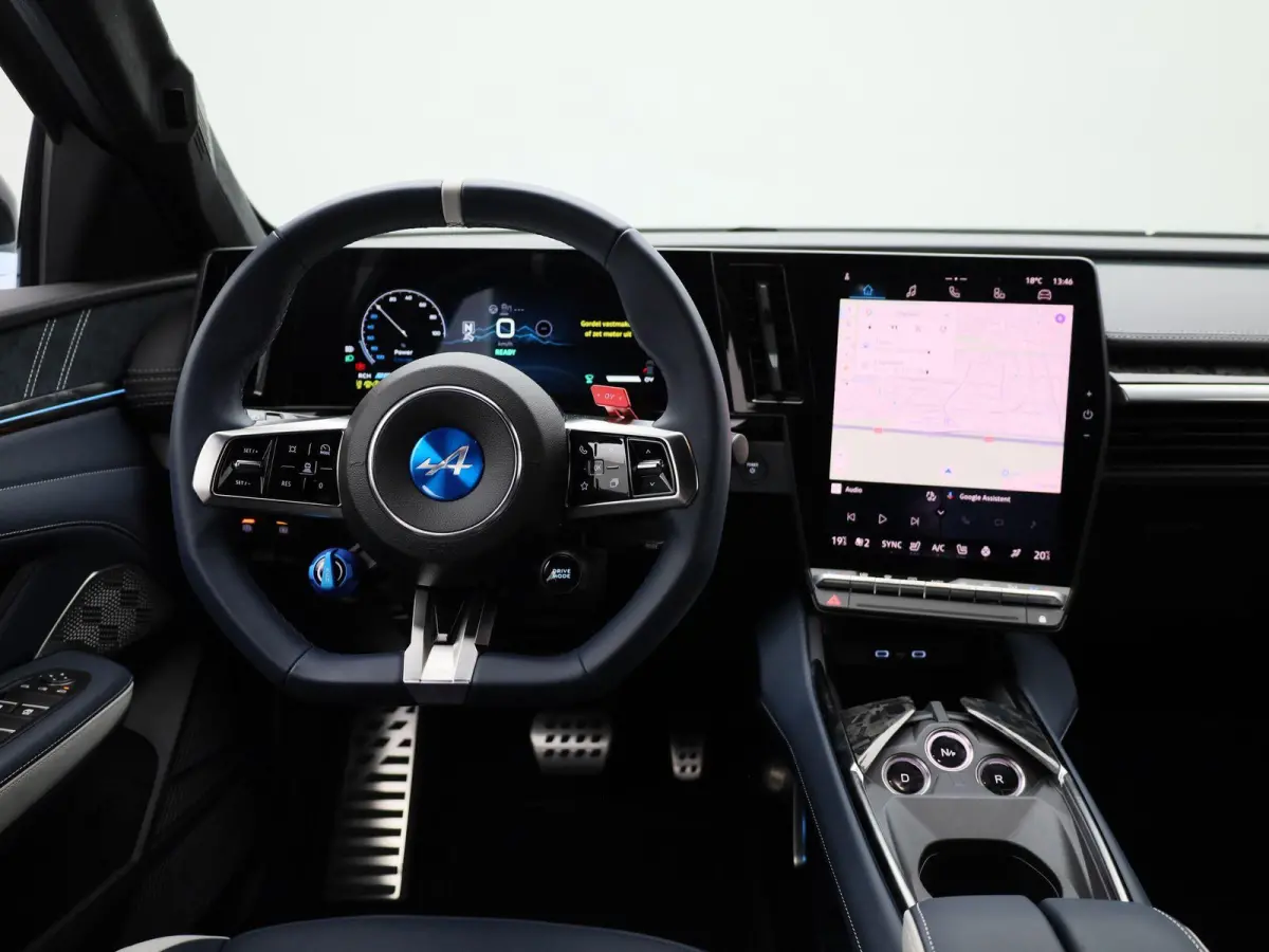 GT 89kWh Pack Driving | Devialet® XtremeSound audiosysteem | Alpine Telemetrics Expert | Remklauwen in Rouge Racing | Drie-fase AC-lader 22 kW