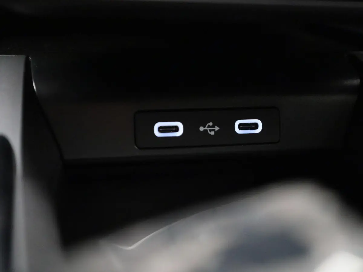 GT 89kWh Pack Driving | Devialet® XtremeSound audiosysteem | Alpine Telemetrics Expert | Remklauwen in Rouge Racing | Drie-fase AC-lader 22 kW