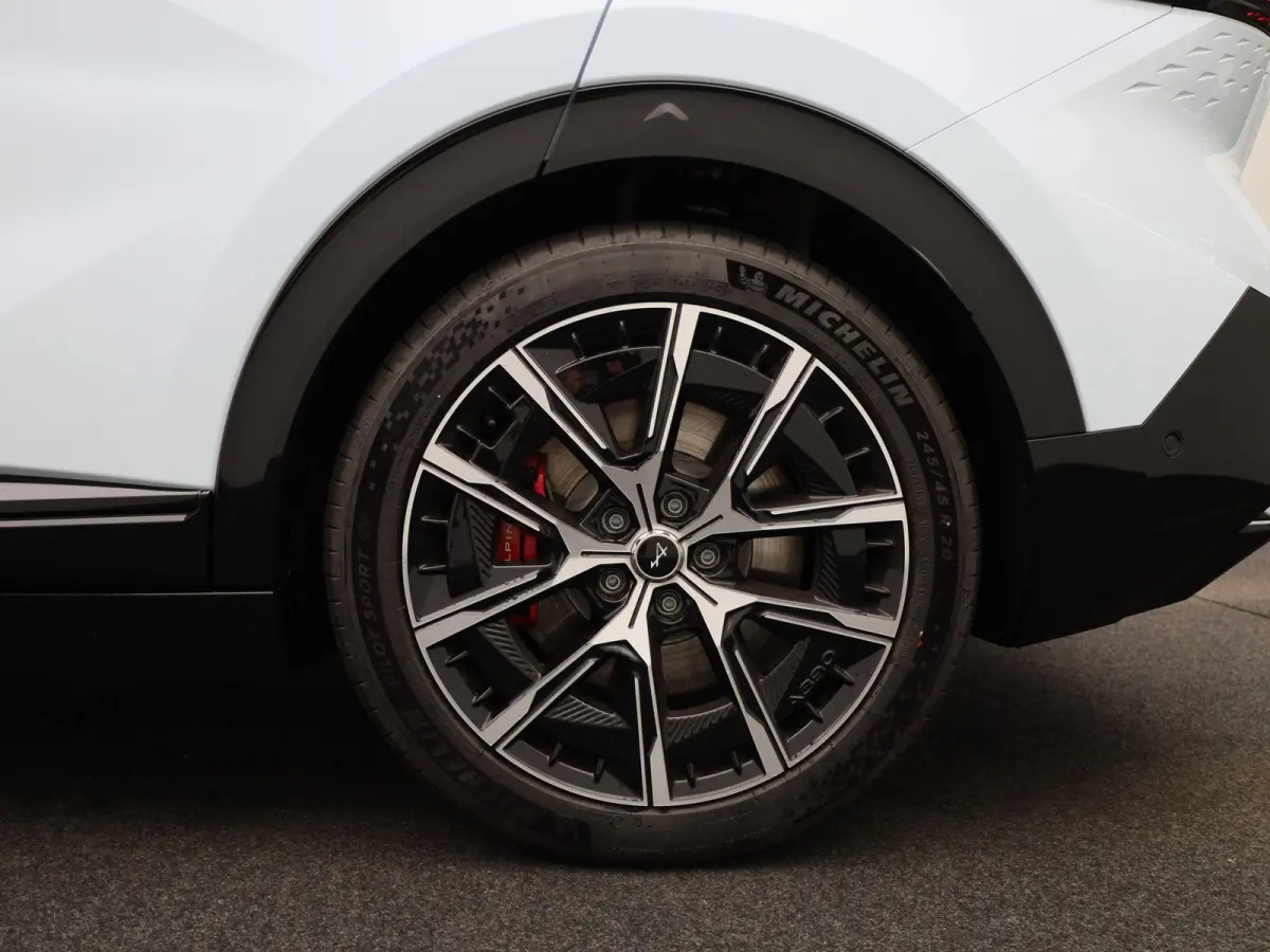 GT 89kWh Pack Driving | Devialet® XtremeSound audiosysteem | Alpine Telemetrics Expert | Remklauwen in Rouge Racing | Drie-fase AC-lader 22 kW