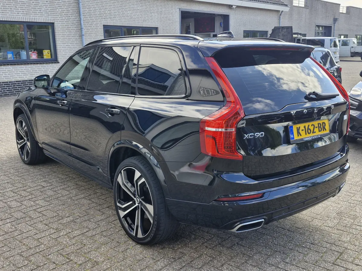 T8 Recharge AWD R-Design