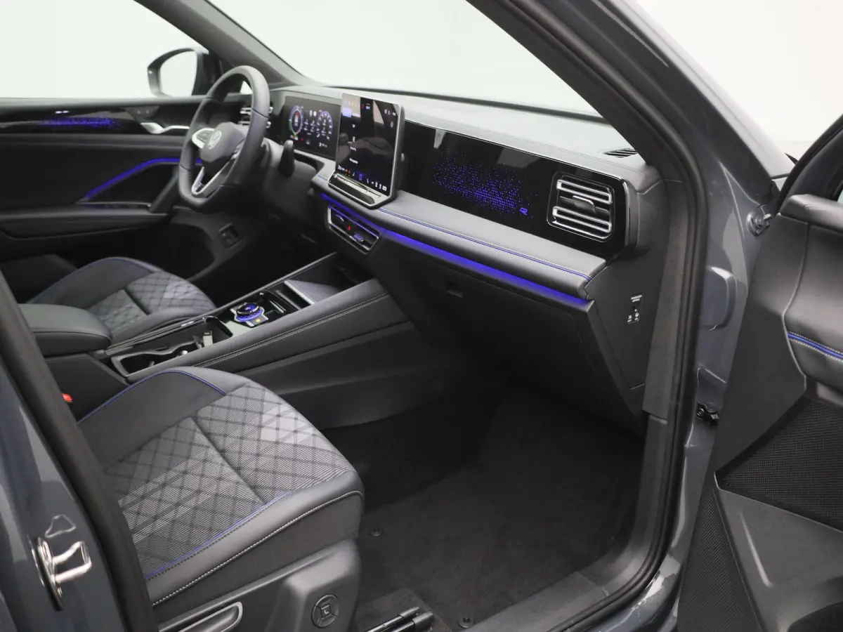 1.5 eHybrid R-Line Edition 204 PK| Origineel Nederlands | 1e Eigenaar | Navigatie | Achteruitrijcamera | Digitale Cockpit | Black Style | Dodehoekdetectie