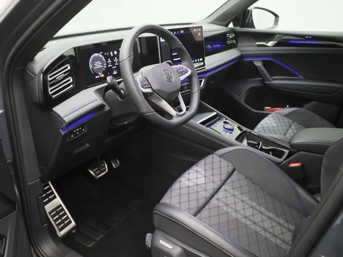 1.5 eHybrid R-Line Edition 204 PK| Origineel Nederlands | 1e Eigenaar | Navigatie | Achteruitrijcamera | Digitale Cockpit | Black Style | Dodehoekdetectie