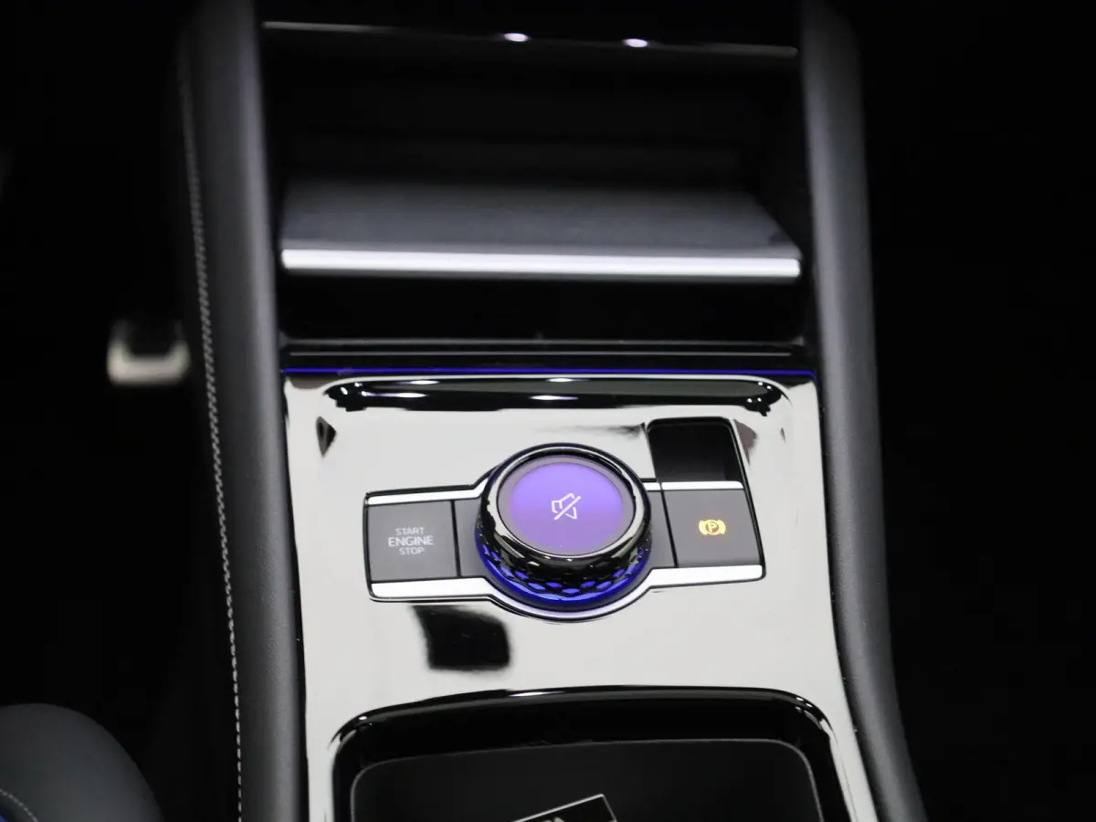 1.5 eHybrid R-Line Edition 204 PK| Origineel Nederlands | 1e Eigenaar | Navigatie | Achteruitrijcamera | Digitale Cockpit | Black Style | Dodehoekdetectie