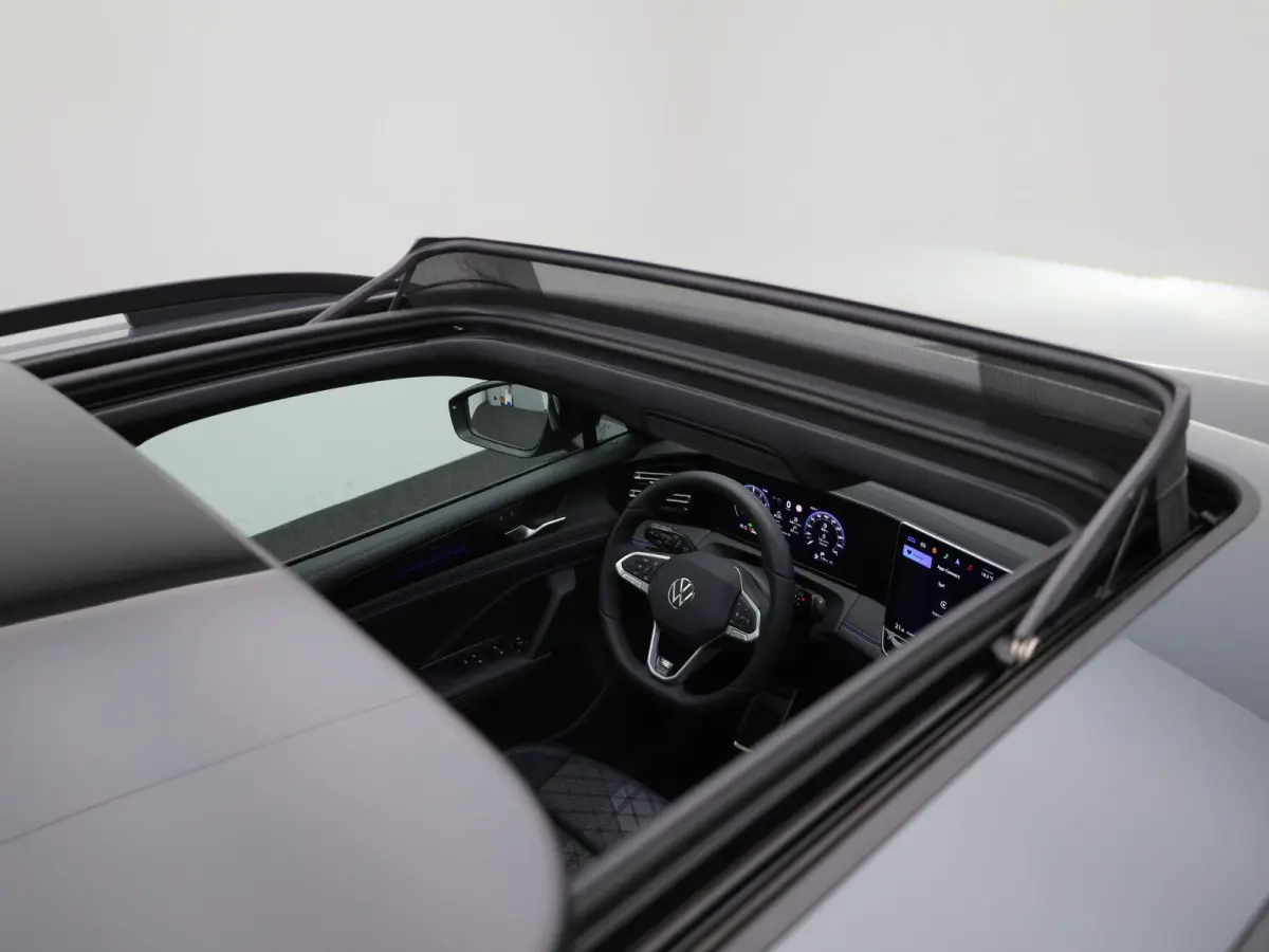 1.5 eHybrid R-Line Edition 204 PK| Origineel Nederlands | 1e Eigenaar | Navigatie | Achteruitrijcamera | Digitale Cockpit | Black Style | Dodehoekdetectie
